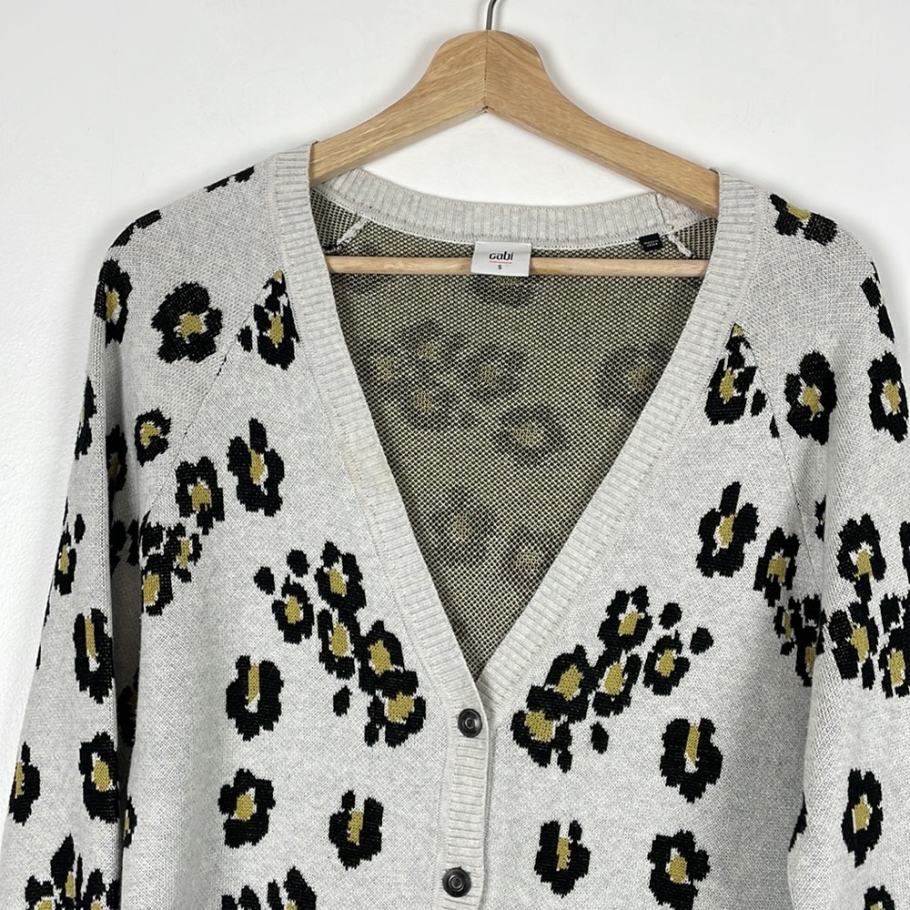 Cabi long sleeve button down V neck animal print cardigan sweater Size Small - Picture 3 of 9